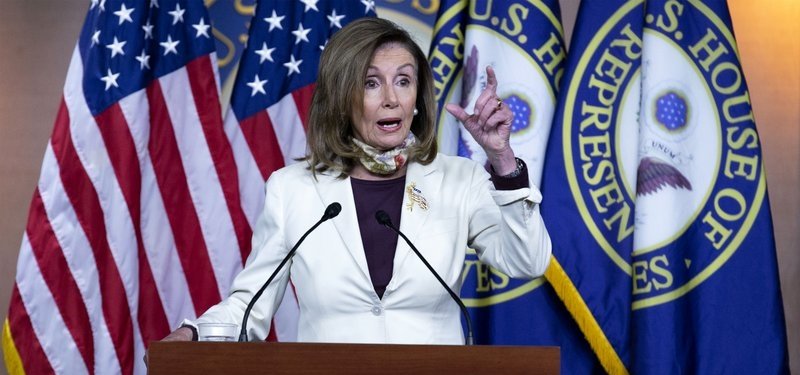 Trump, McConnell huddle; virus aid talks at risk of collapse