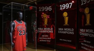 Michael Jordanın forması, rekor fiyata satıldı