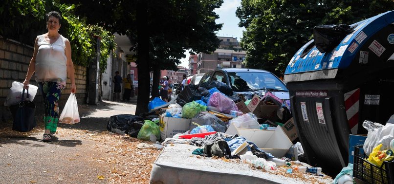 ETERNALLY STINKY CITY? ROME GARBAGE CRISIS SPARKS HEALTH FEARS