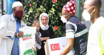 Turkish aid agency TIKA hands out food packages to vulnerable families in South Africa amid novel coronavirus pandemic