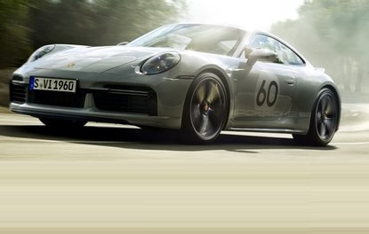 YARIŞÇI RUHLU PORSCHE 911 SPORT CLASSIC