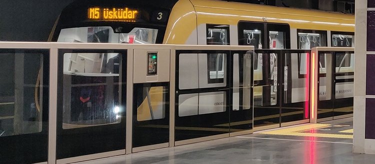 Üsküdar-Çekmeköy metrosunda teknik arıza nedeniyle seferler yapılamıyor