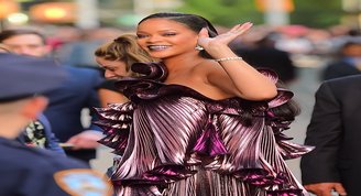 Rihanna İçin Super Bowl’dan Sonra Sırada Coachella Mı Var?