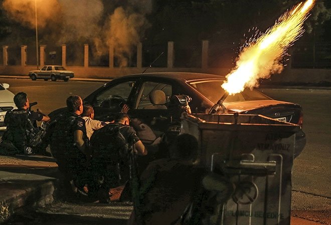 Darbe girişiminde dakika dakika yaşananlar