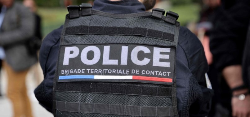 FRENCH POLICE TO INVESTIGATE VANDALISM BEHIND INTERNET OUTAGE