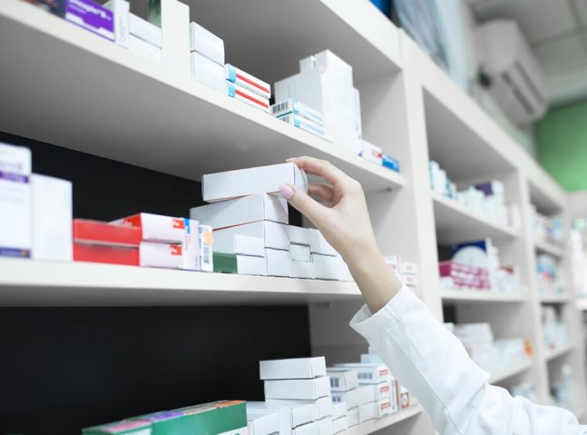 Pharmacists in France to close their shutters
