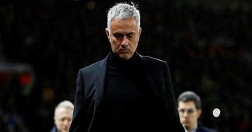 Mourinho fears De Gea will reject new United deal