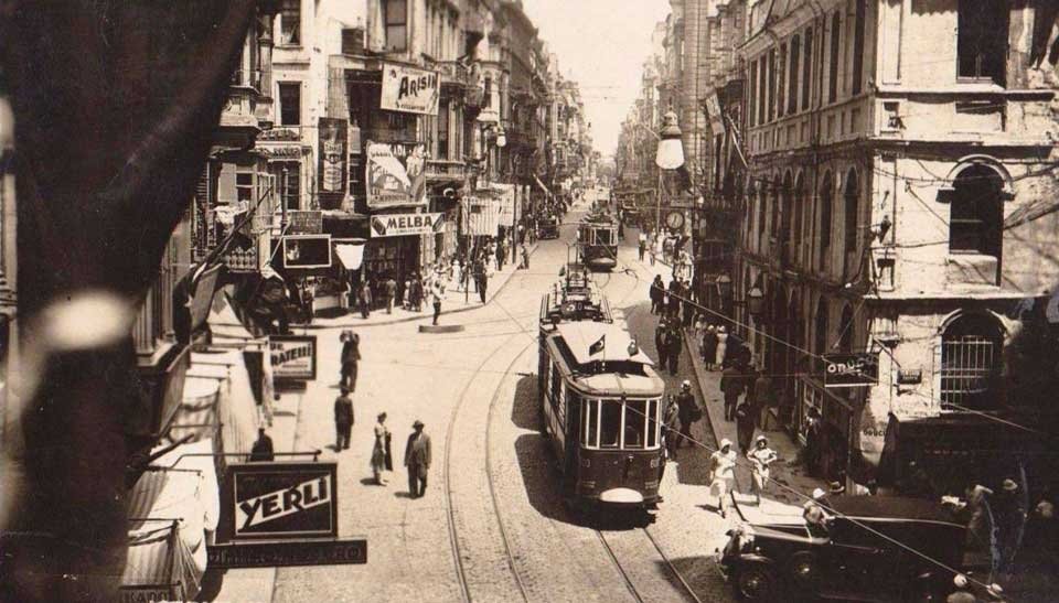Dersaadet’te Beyoğlu
