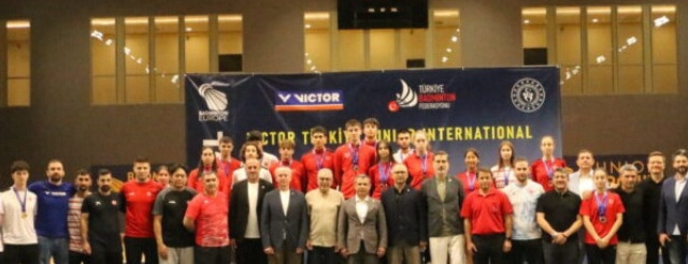 Uluslararası Türkiye Gençler Badminton Turnuvası’nda madalyalar sahiplerini buldu