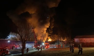 Train derailment causes massive fire in Ohio