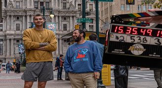 Adam Sandler LeBron Jamesin filminde