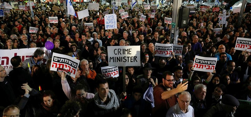 A GREAT NUMBER OF ISRAELIS PROTEST PM NETANYAHU FOR CORRUPTION IN TEL AVIV