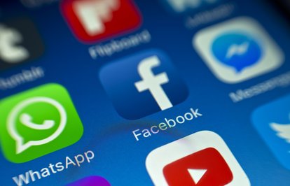 RusyadanTwitterFacebookveWhatsAppacezayağdı