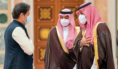 Saudi Arabia announces cash, oil boost for Pakistan's ailing economy