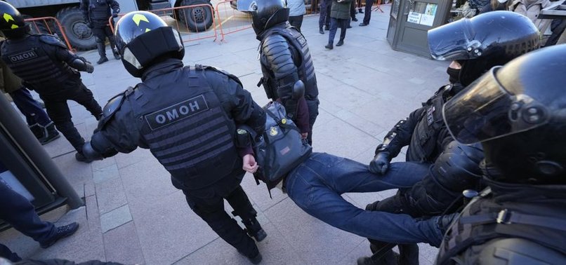 RUSSIAN POLICE DETAINED 5,000 PEOPLE AT SUNDAYS ANTI-WAR PROTESTS - MONITOR