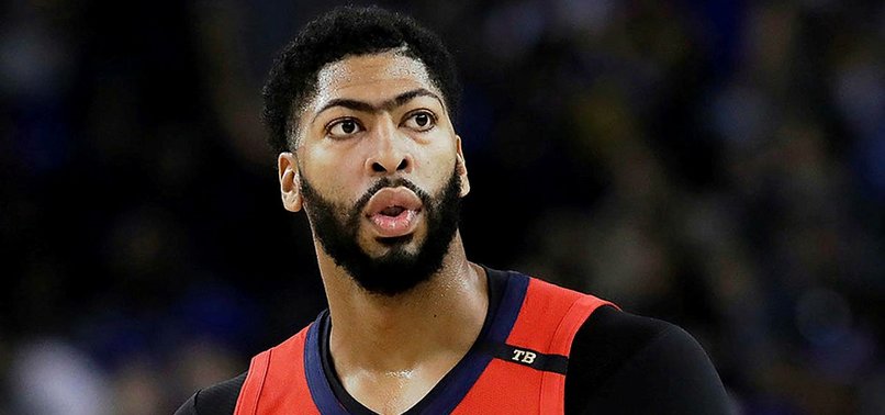 ANTHONY DAVIS AGREES TO 5-YEAR DEAL WITH LOS ANGELES LAKERS