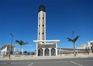Dünyanın en büyük camilerinden Cezayir Ulu Camii’nde teravihlerin kılınamaması tartışmaya yol açtı