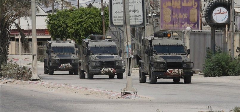 ILLEGAL ISRAELI SETTLERS HOLD INJURED PALESTINIANS IN WEST BANK: RED CRESCENT