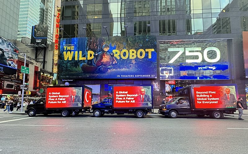 Türkiyes call for UN reform displayed across streets of New York City