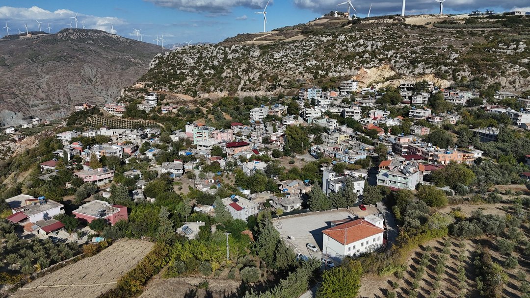 2 BİN NÜFUSLU MAHALLEDE HERKESİN SOYADI AYNI