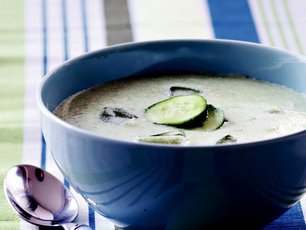Salatalıklı ve Kavunlu Yaz Çorbası