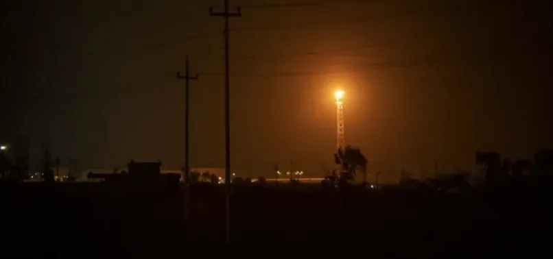 Iran’s Revolutionary Guards assert that a US surveillance airship was destroyed in a drone attack in Iraq. Iran’s Revolutionary Guards assert that a US surveillance airship was destroyed in a drone attack in Iraq.