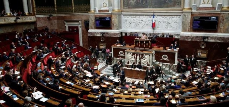 POSSIBILITY OF DISSOLVING PARLIAMENT BEING DISCUSSED IN FRANCE