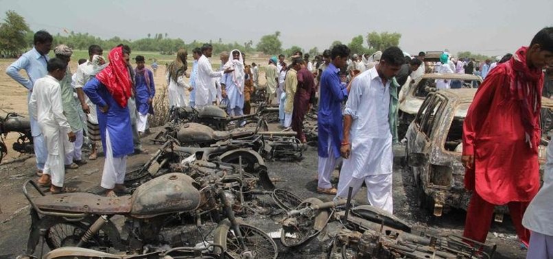 DEATH TOLL IN PAKISTAN OIL TANKER FIRE CLIMBS TO 188