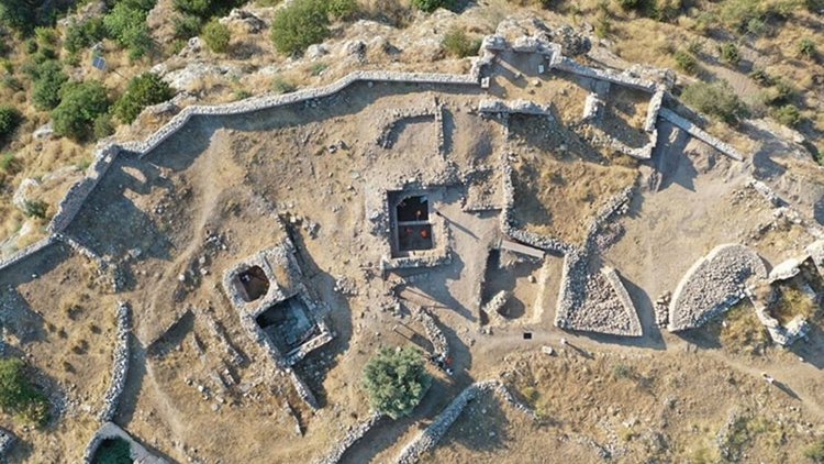 Kazılarda bulunan oyuncaklar Roma ve Türk dönemine ışık tutuyor