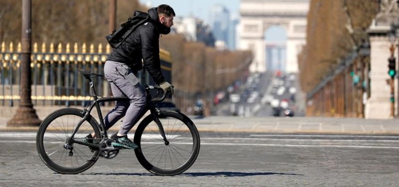 FRANCE TO GIVE €4,000 TO PEOPLE TRADING IN THEIR CAR FOR E-BIKE