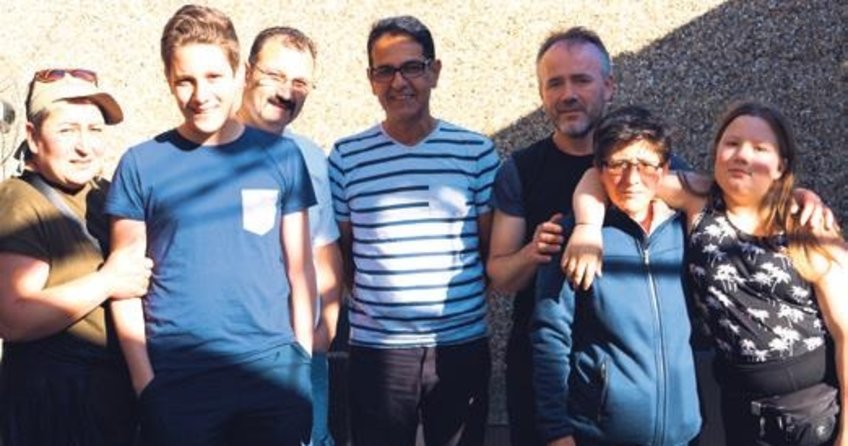 Otel odasında kilitli kaldı