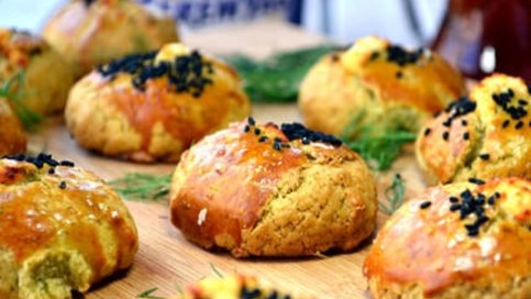 Dereotlu Peynirli Anne Poğaçası