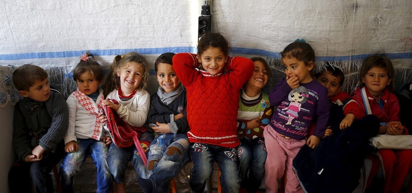 EU FINALLY TRANSFERS 400 MILLION EUROS TO CONTRIBUTE TO EDUCATION OF SYRIAN REFUGEES
