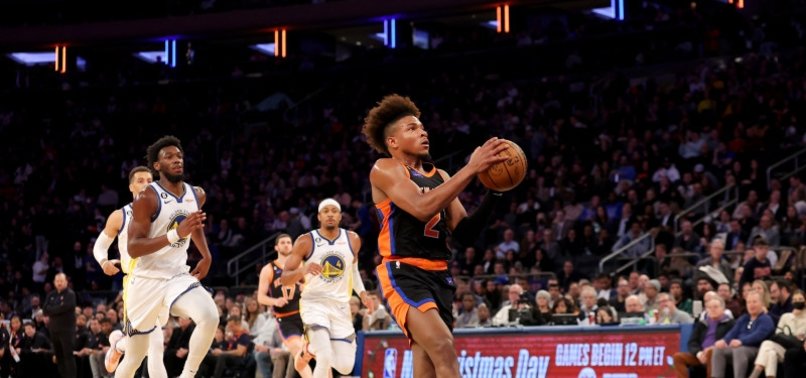 NEW YORK KNICKS WALLOP GOLDEN STATE WARRIORS FOR EIGHTH STRAIGHT WIN