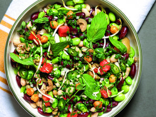 Pesto Soslu Bakliyat Salatası