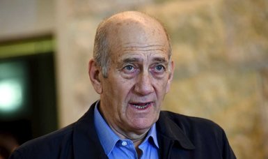 Former Israeli Premier Olmert backs U.S. Senator Schumer's call to replace Netanyahu