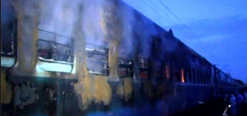 TRAIN FIRE KILLS 1 IN SOUTHERN INDIA