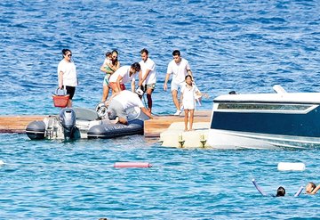 Egede tatil hız kesmeden sürüyor