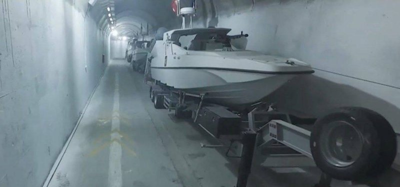 Iran Guards unveil underground naval base