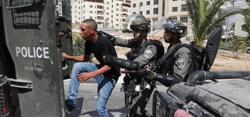 ISRAELI FORCES SHOOT, DETAIN 2 GAZANS