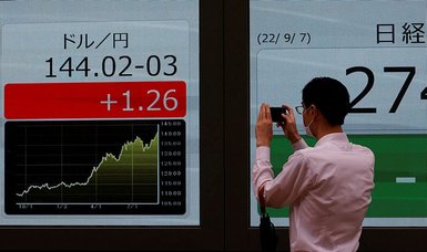 Japanese yen hits new 24-year low against greenback