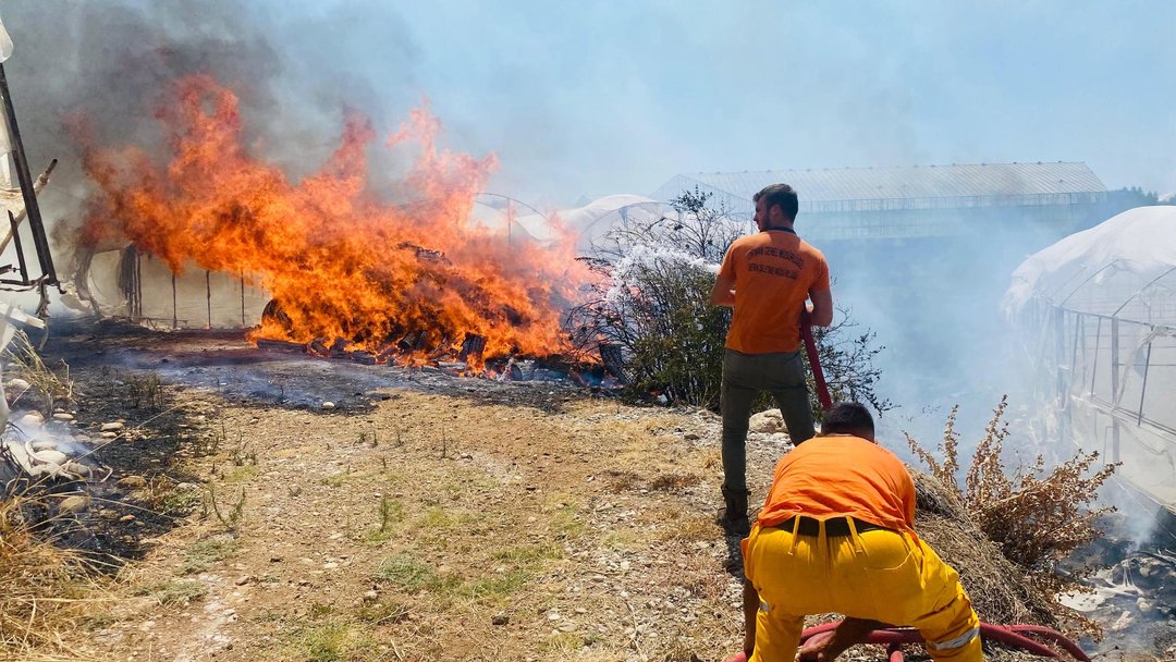 ANTALYA’DA SERA YANGINI