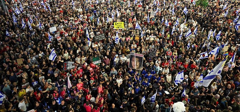THOUSANDS OF ISRAELI PROTESTERS TAKE TO TEL AVIV STREETS TO CALL FOR RELEASE OF GAZA HOSTAGES AND EARLY ELECTIONS