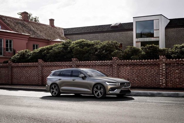 YENİ VOLVO V60 TANITILDI