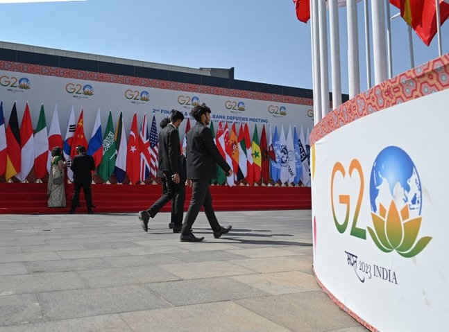 U.S. Treasury sees 'difficult' debt talks at G20 finance meeting