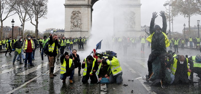 FRENCH GOVERNMENT MULLS STATE OF EMERGENCY AFTER PARIS RIOTS