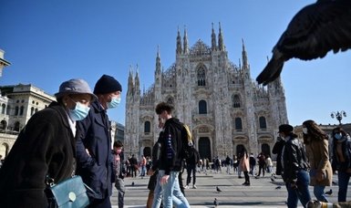 Italy scraps outdoor mask mandate, aims to ease stadium limits