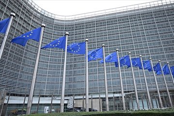 AB, Rusya’dan petrol ithalatını tamamen yasaklayacak teklifi erteledi