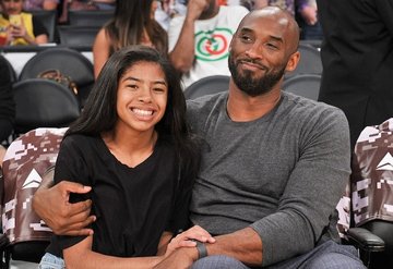 Kobe Bryant ve kızı Gianna için anma töreni düzenlendi