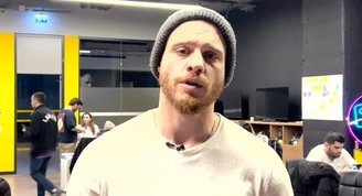 Kerem Bürsin Türkiye İçin Dünyaya Seslendi